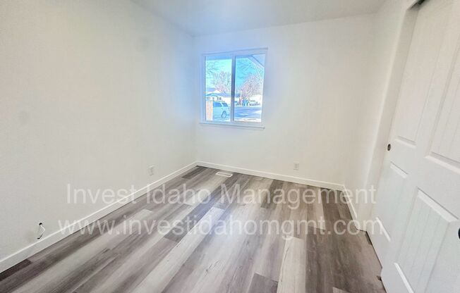 3 beds, 1 bath, $1,995