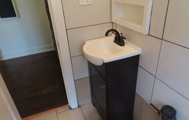 Studio, 1 bath, 400 sqft, $645, Unit #12