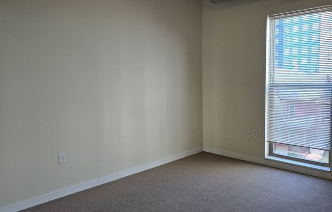 2 beds, 1 bath, 822 sqft, $1,880, Unit 414