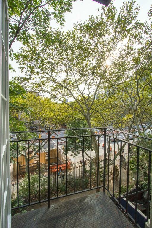 47 E 1st St