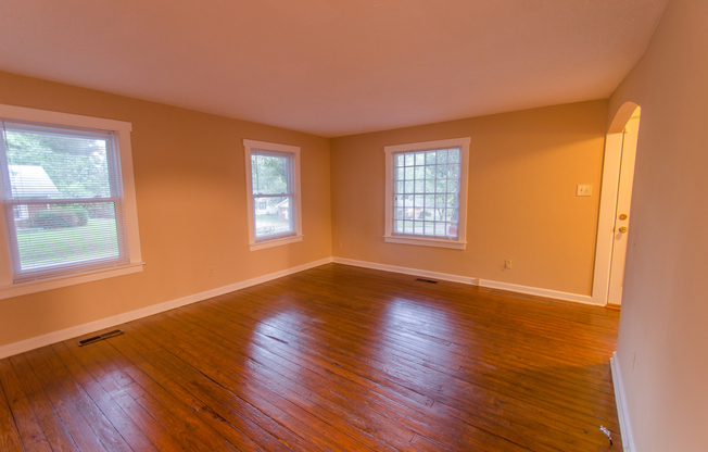 Spacious 3 bedroom, 1 bath Home - Available July 2026!