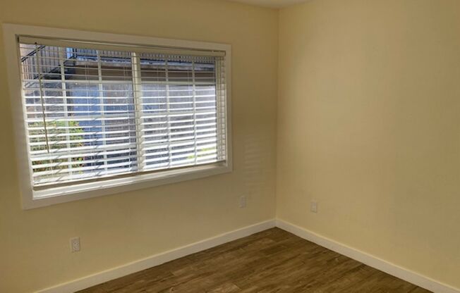 2 beds, 1 bath, 700 sqft, $2,295, Unit H1