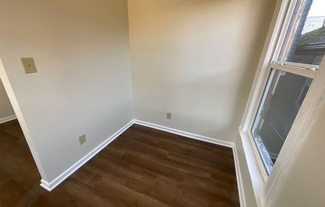 Studio, 1 bath, $1,100, Unit 201