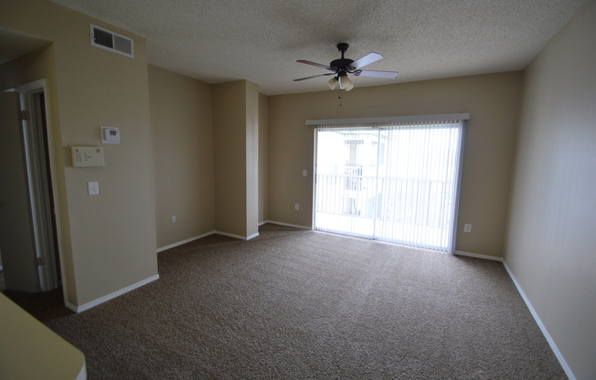 HALF OFF 1ST MONTHS RENT! The Landings 3rd Floor - 1 bed/1 bath condo! $1400mo, Plus $40 for water/$1400 Deposit