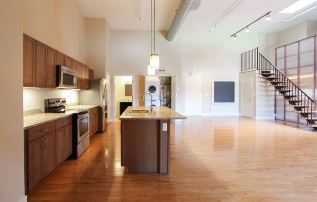 2 beds, 2.5 baths, 1,700 sqft, $1,950, Unit 410