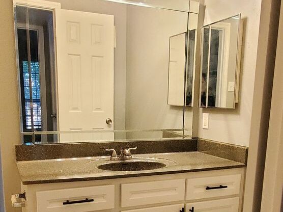 1 bed, 1 bath, 802 sqft, $1,450, Unit 520-u