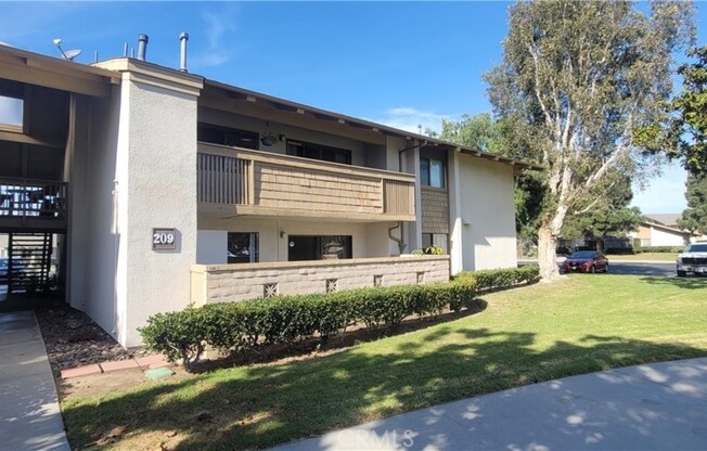 8877 LAUDERDALE CT