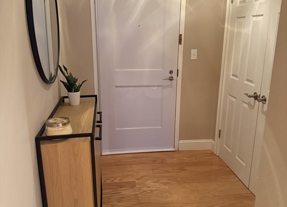 1 bed, 1 bath, 832 sqft, $3,500, Unit 12C