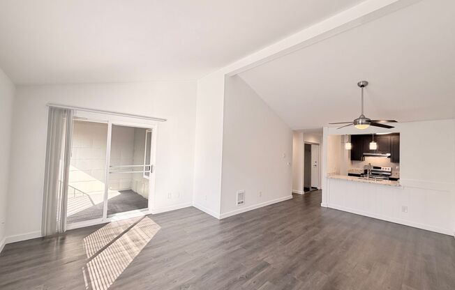 2 beds, 1.5 baths, 950 sqft, $2,350, Unit 315