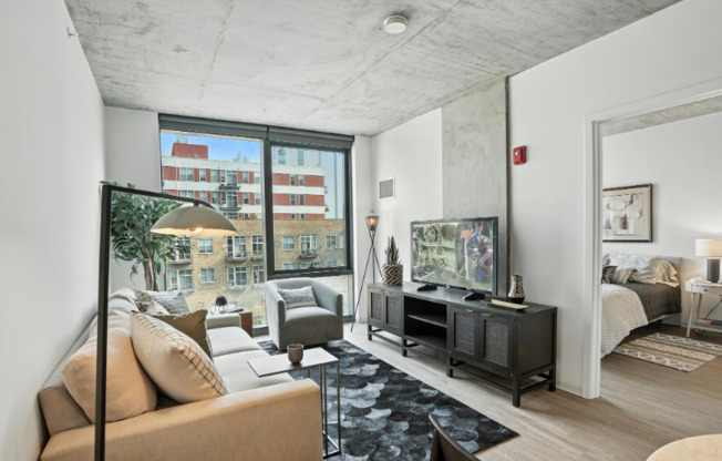 1715 S MICHIGAN