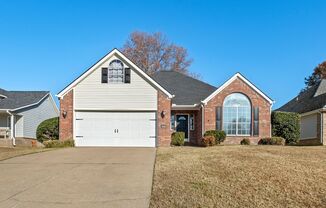 Cozy 3-Bedroom Home with Fireplace, Pergola!