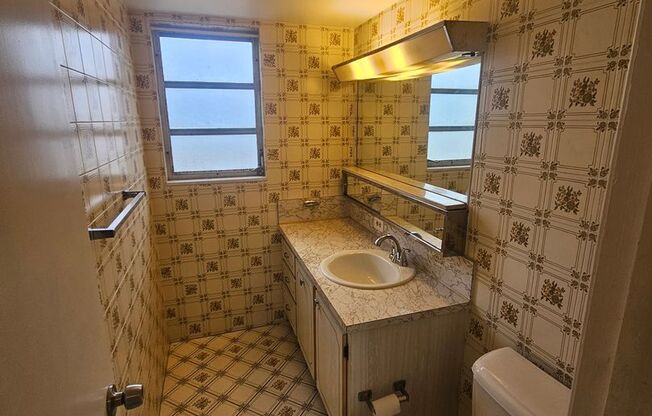 1 bed, 1.5 baths, $1,800, Unit Unit 306