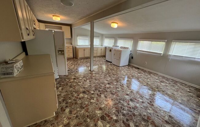 2 beds, 1 bath, $1,750