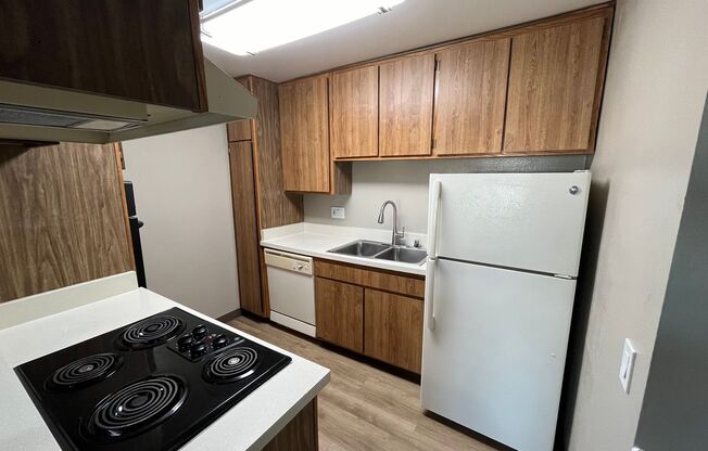 2 beds, 1 bath, 980 sqft, $2,435, Unit 001