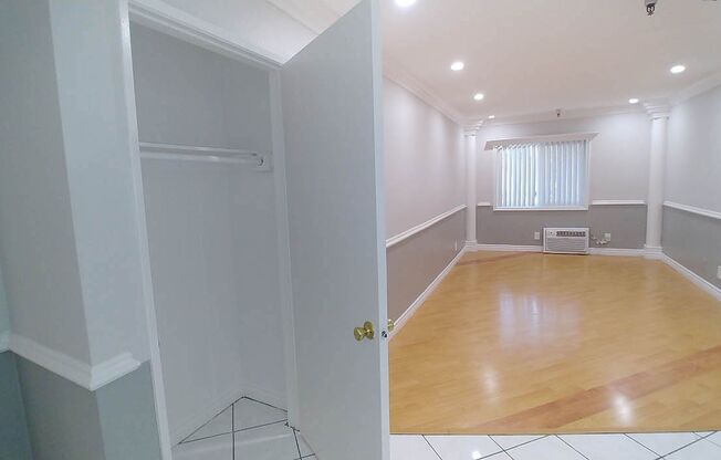 2 beds, 2 baths, 910 sqft, $2,795, Unit 401