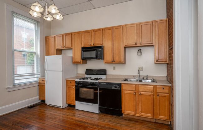 1 bed, 1 bath, $1,275, Unit 215 2A