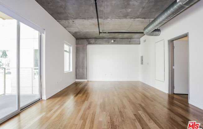 1 bed, 1 bath, 855 sqft, $2,500, Unit 343