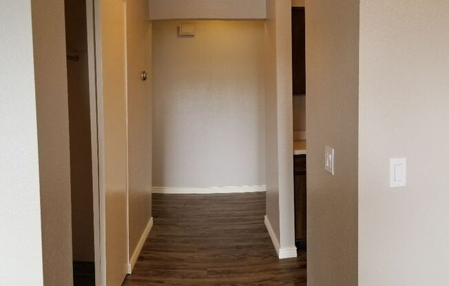 2 beds, 1 bath, 1,032 sqft, $1,045, Unit 1037C