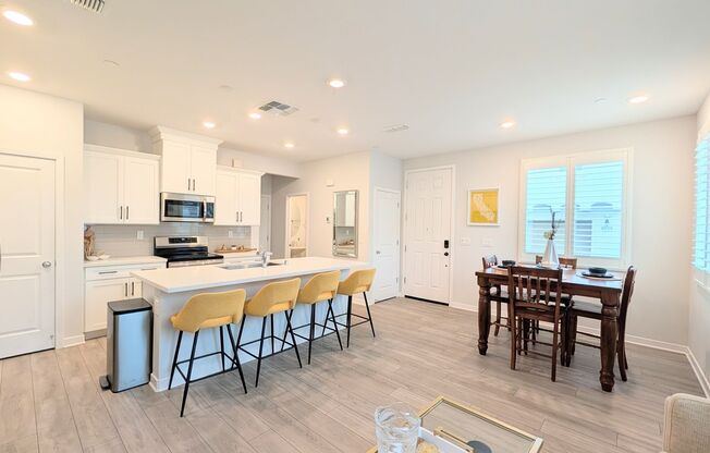 3 beds, 2.5 baths, $2,550, Unit # 67104