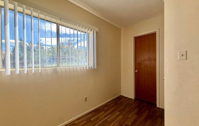 1 bed, 1 bath, 700 sqft, $895, Unit Unit 16