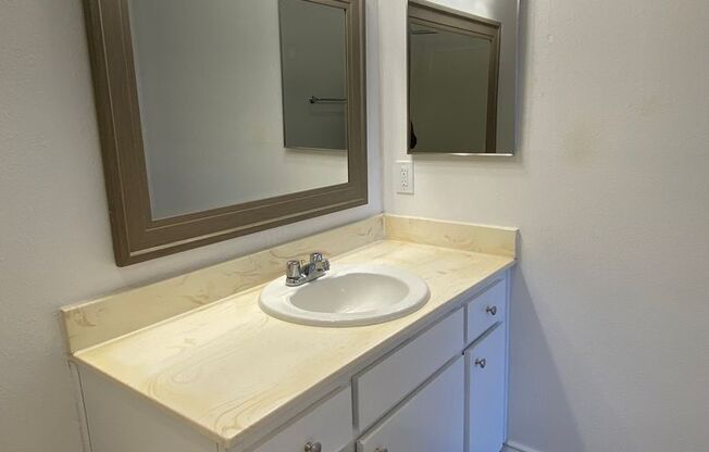1 bed, 1 bath, $1,995, Unit 30