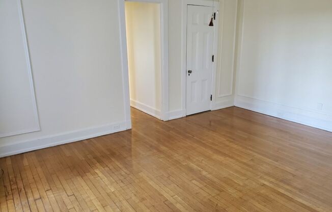 1 bed, 1 bath, 610 sqft, $1,150, Unit 6E