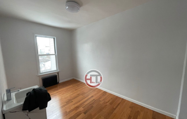 737 CALHOUN AVE