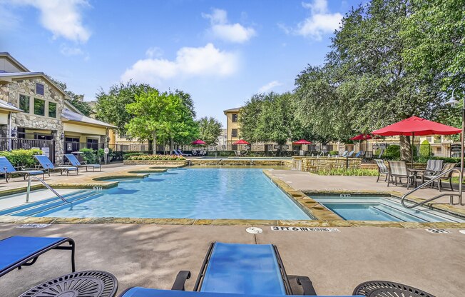 Hot Tub And Pool at The Canyons Apartments, Fort Worth, Texas