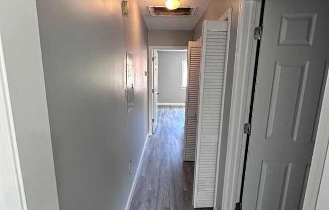 1 bed, 1 bath, 400 sqft, $1,650, Unit Unit 100