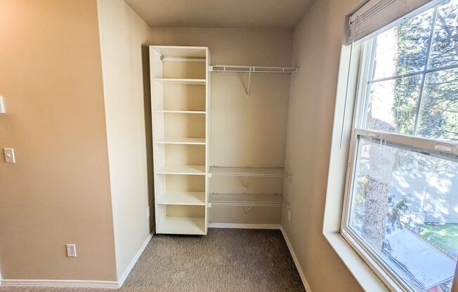 Studio, 1 bath, 137 sqft, $1,205, Unit 4D