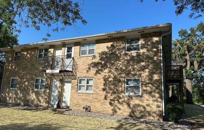 2 beds, 1 bath, 900 sqft, $1,400, Unit 7510-07