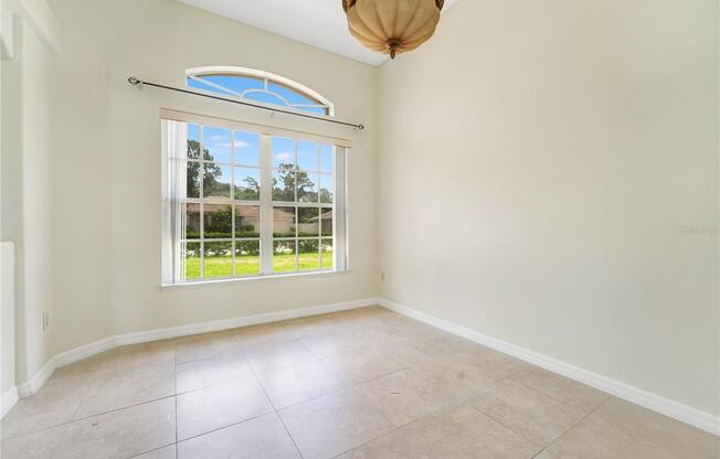 4390 King Edward Dr.