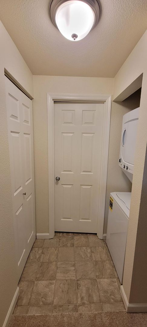 1 bed, 1 bath, 700 sqft, $1,750, Unit B104