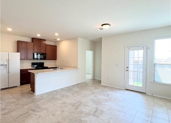 901 SOLITUDE DR