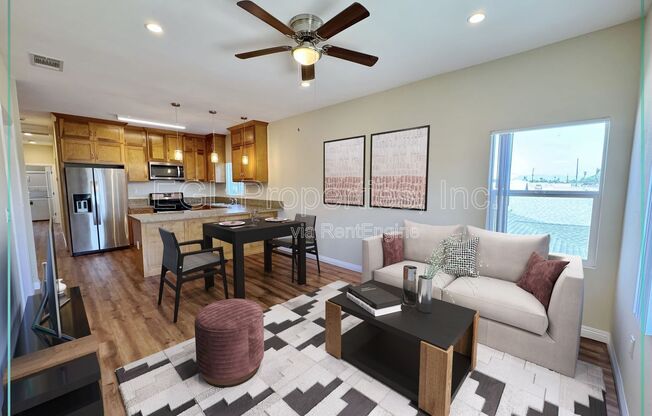 4501 1/2 S GRAMERCY PL
