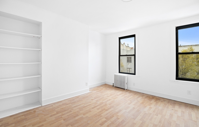 172 BEDFORD AVE
