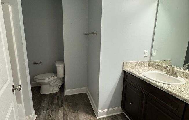 1 bed, 1 bath, $685, Unit #4