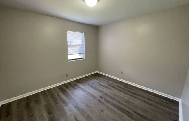 2 beds, 1 bath, $995, Unit 1200 E Academy Street #8