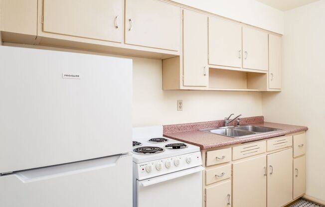 Studio, 1 bath, 451 sqft, $996, Unit 1167-204