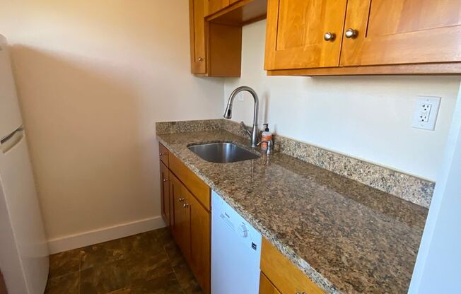 1 bed, 1 bath, 544 sqft, $1,495, Unit 24