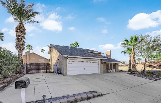 Beautiful 4 bed/ 3 bath POOL Home For Rent