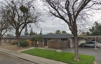 208 KINGSTON LN