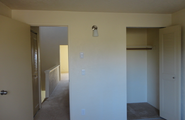 2 beds, 1.5 baths, 1,100 sqft, $1,697, Unit 1815