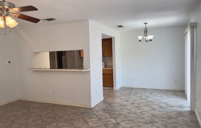 3 beds, 2.5 baths, 1,400 sqft, $1,645