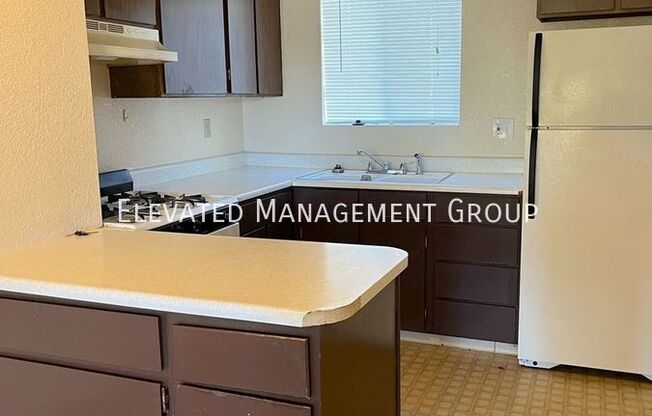 1008 ALVARADO DR SE