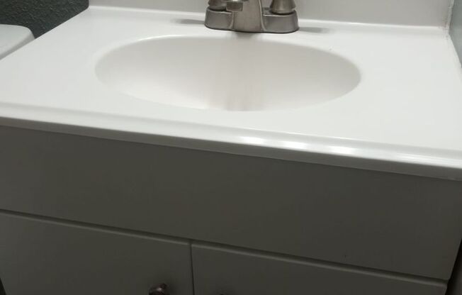 2 beds, 1 bath, 902 sqft, $1,415, Unit 44