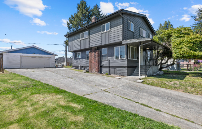 7531 12 AVE SW