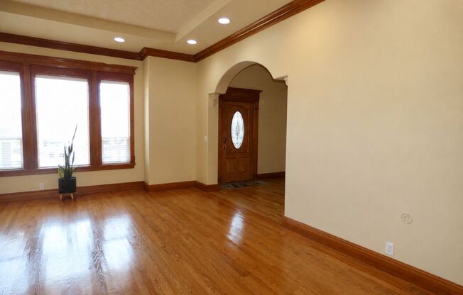 6 bed 2.5 bath home in Northeast Salem