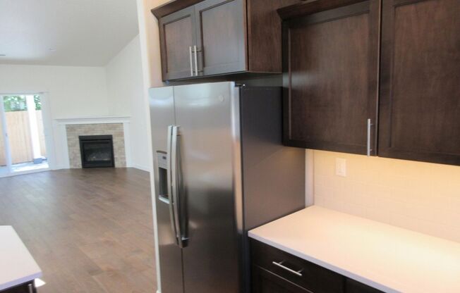 3 beds, 2 baths, $2,595