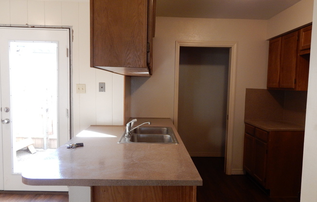 2 beds, 1.5 baths, $1,200